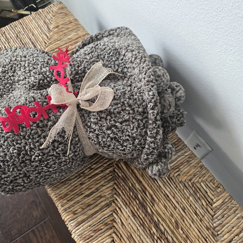 Pottery Barn throw - Picture 5 of 8
